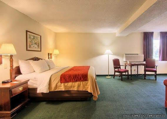 Super 8 by Wyndham Chambersburg I-81 Hotel Eksteriør billede